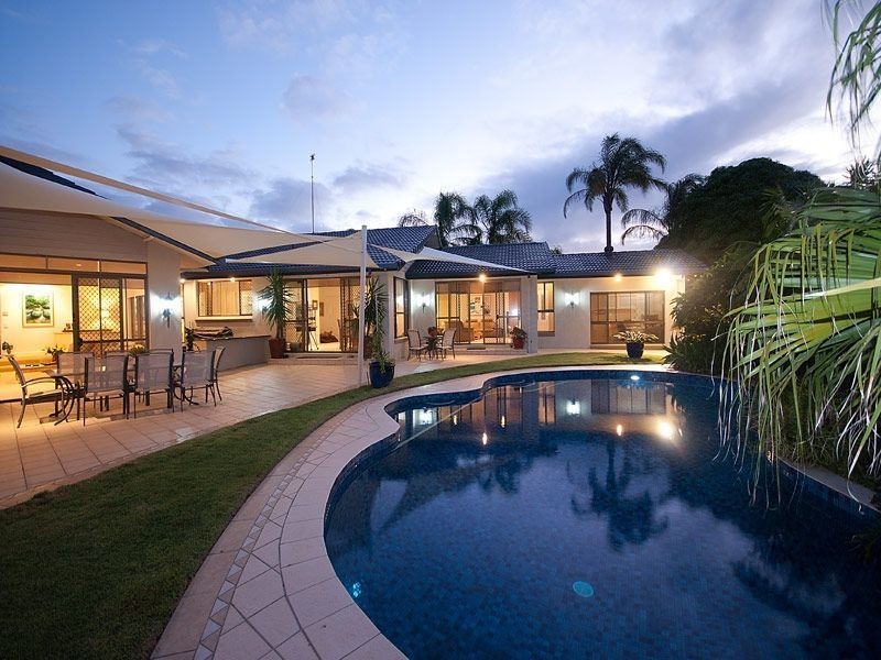 20 Kavieng Crescent, Runaway Bay QLD 4216
