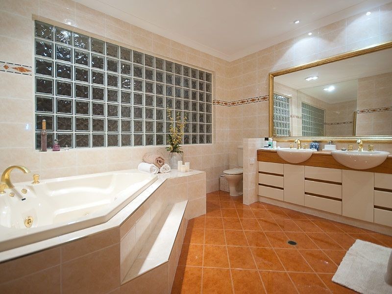 20 Kavieng Crescent, Runaway Bay QLD 4216