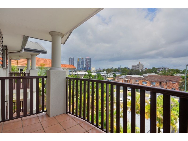 9/13-15 Johnston Street, Southport QLD 4215