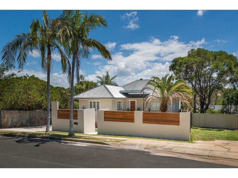 41 Deakin Avenue, Southport QLD 4215