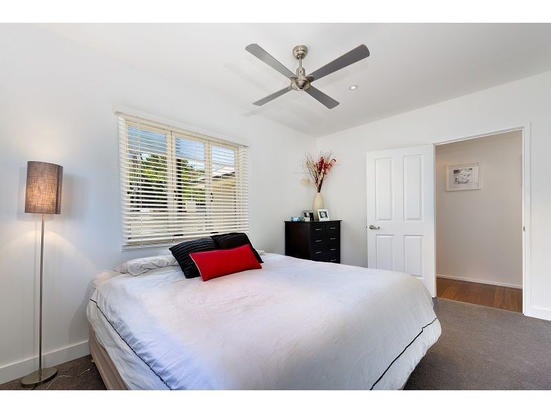 41 Deakin Avenue, Southport QLD 4215