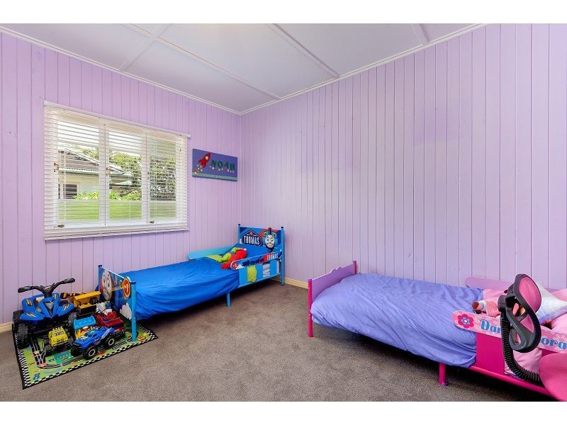 41 Deakin Avenue, Southport QLD 4215