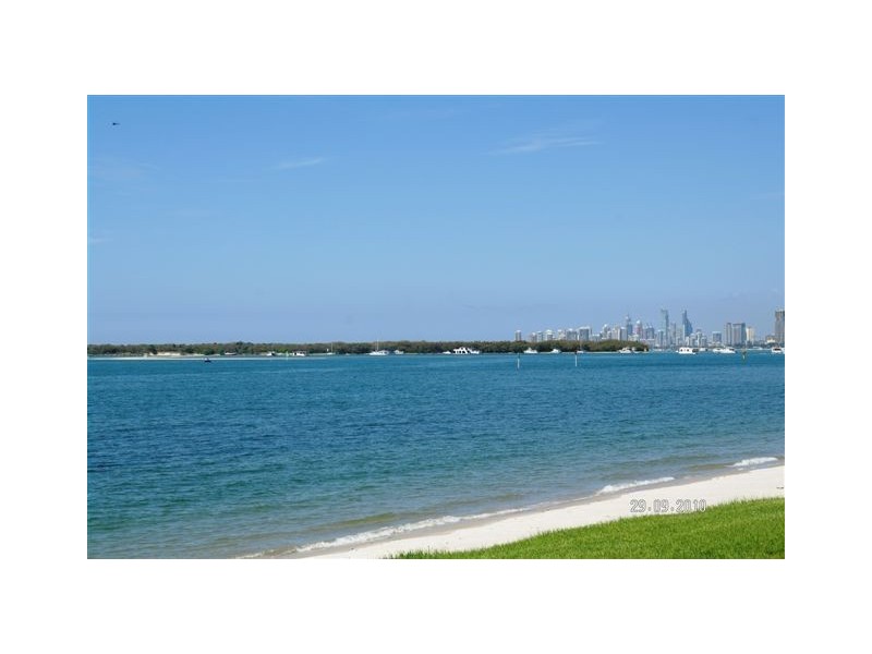 30 Anglers Esplanade, Runaway Bay QLD 4216
