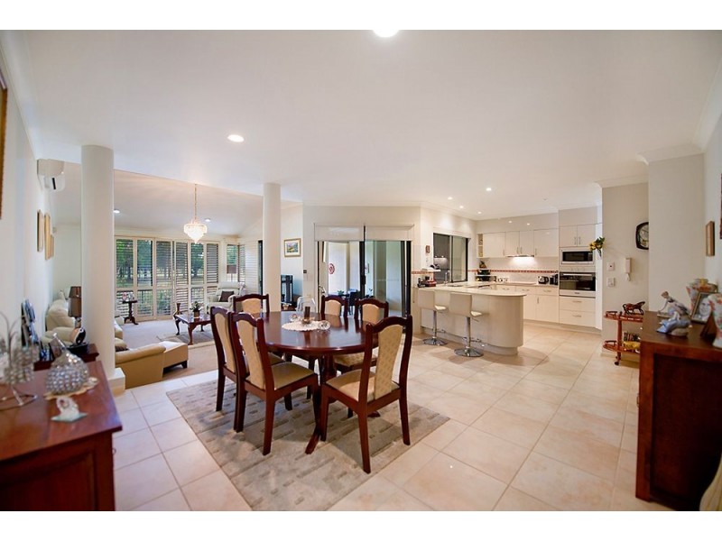 125 Santa Cruz Boulevard, Clear Island Waters QLD 4226