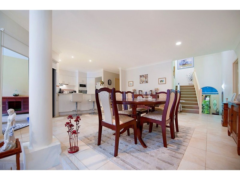 125 Santa Cruz Boulevard, Clear Island Waters QLD 4226