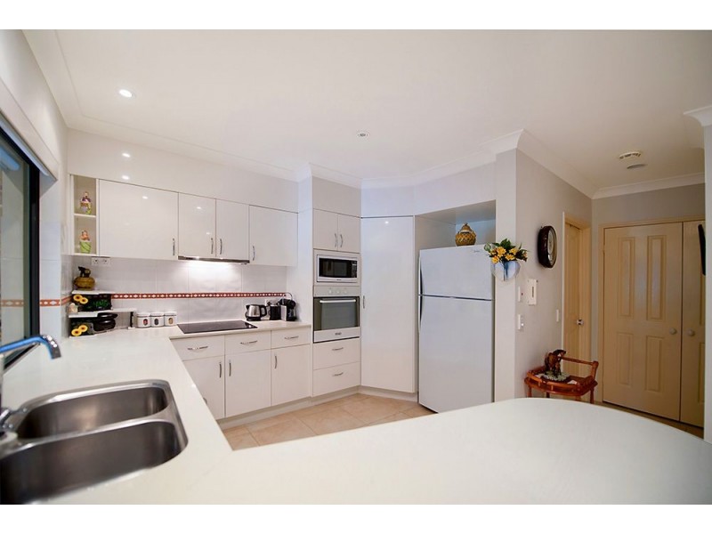 125 Santa Cruz Boulevard, Clear Island Waters QLD 4226