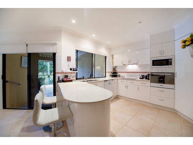 125 Santa Cruz Boulevard, Clear Island Waters QLD 4226