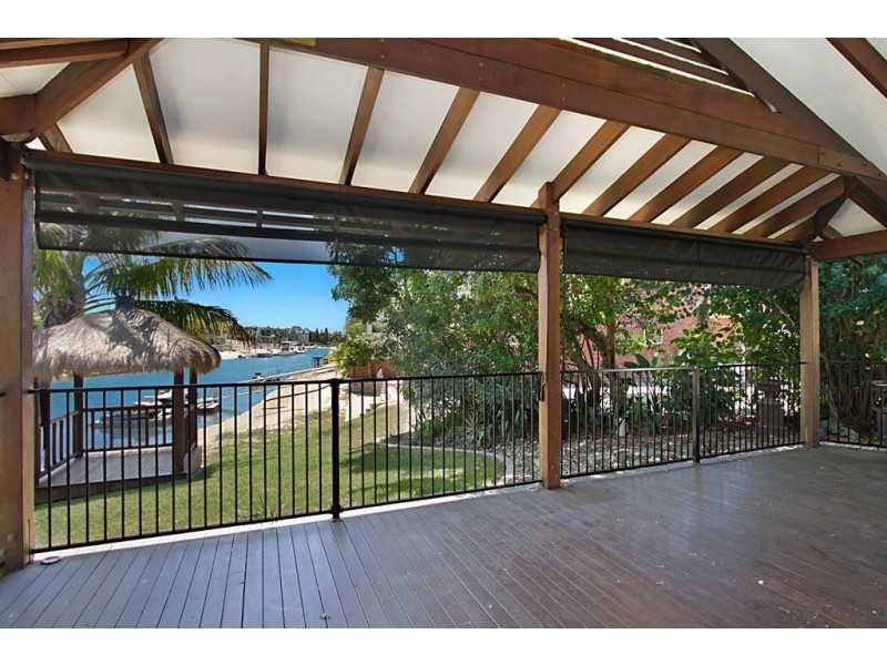 17 Admiralty Drive, Paradise Waters QLD 4217