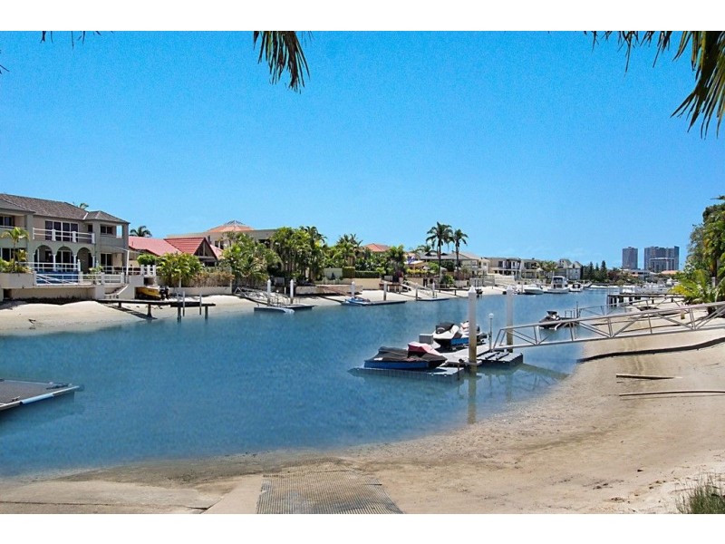 17 Admiralty Drive, Paradise Waters QLD 4217