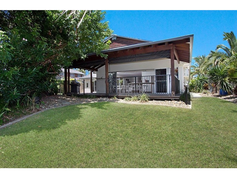 17 Admiralty Drive, Paradise Waters QLD 4217