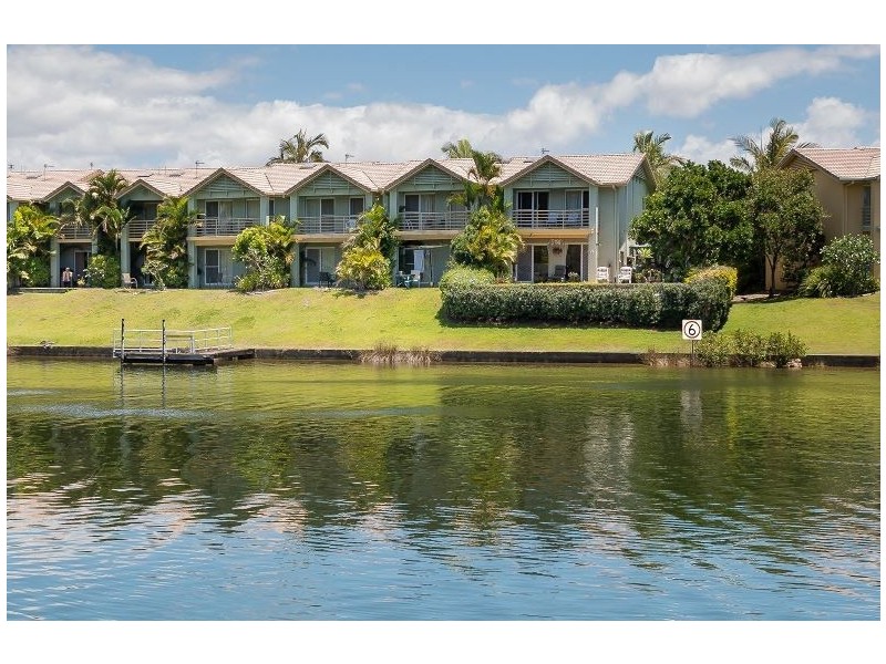 60/215 Cottesloe Drive, Mermaid Waters QLD 4218