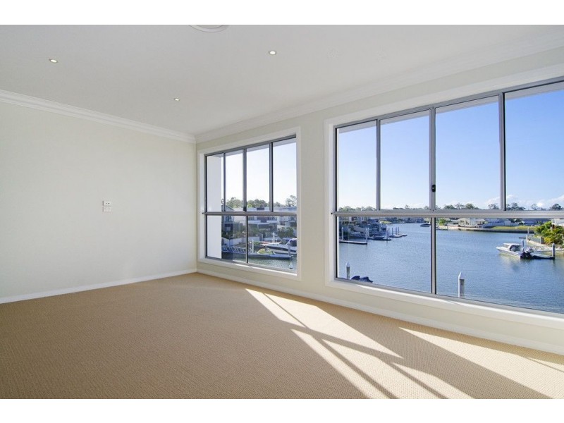 1/27 Compass Drive, Biggera Waters QLD 4216