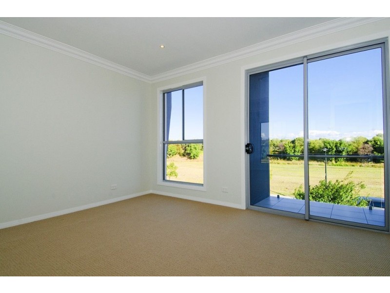 1/27 Compass Drive, Biggera Waters QLD 4216