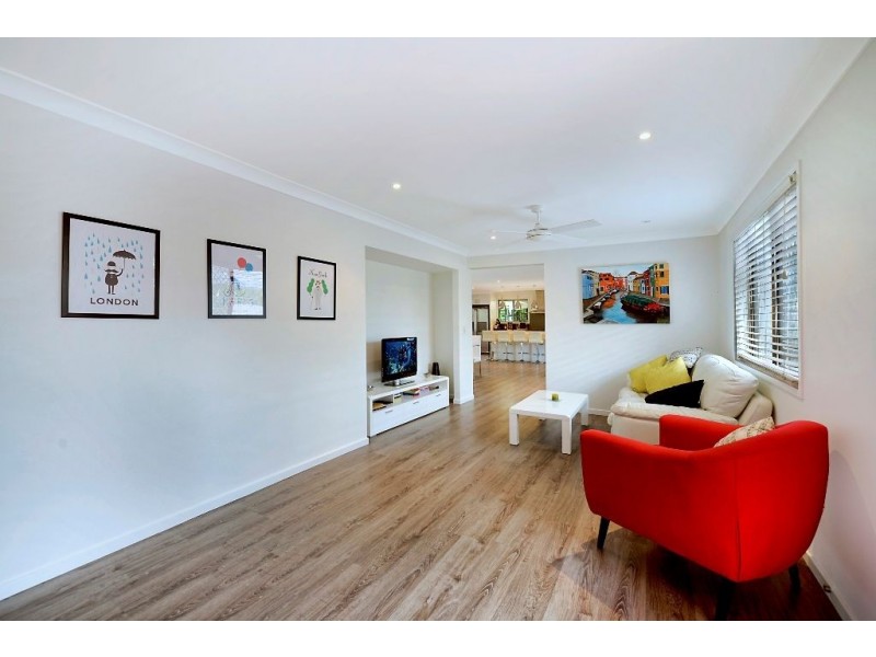 15 Timana Avenue, Mermaid Waters QLD 4218