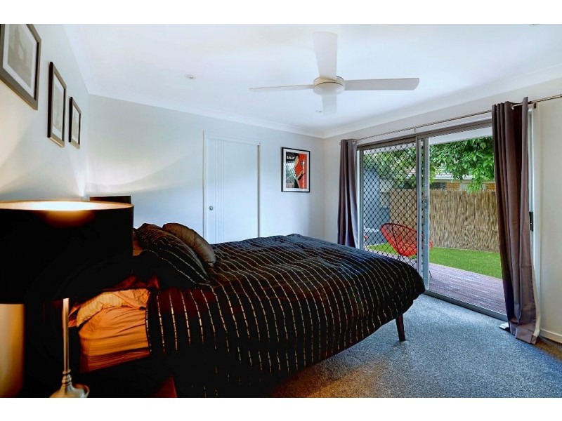 15 Timana Avenue, Mermaid Waters QLD 4218