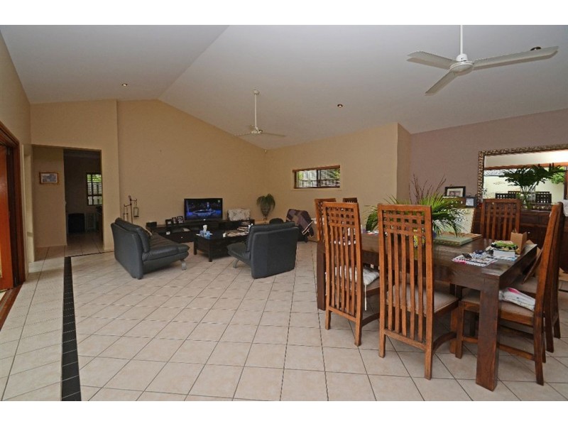 8 Palma Crescent, Varsity Lakes QLD 4227