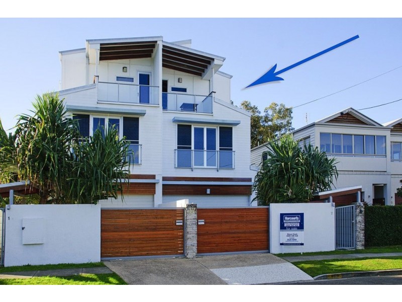 2/17 Errol Avenue, Paradise Point QLD 4216