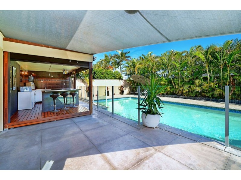 24 Killowill Avenue, Paradise Point QLD 4216