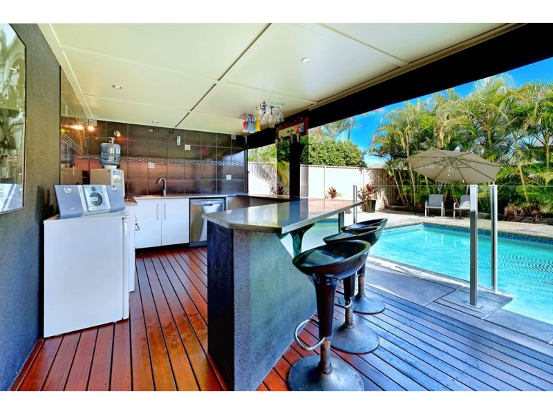 24 Killowill Avenue, Paradise Point QLD 4216