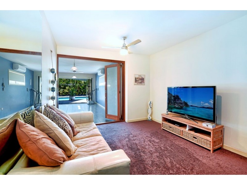 24 Killowill Avenue, Paradise Point QLD 4216