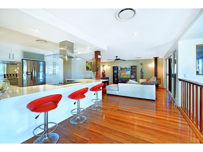 24 Killowill Avenue, Paradise Point QLD 4216