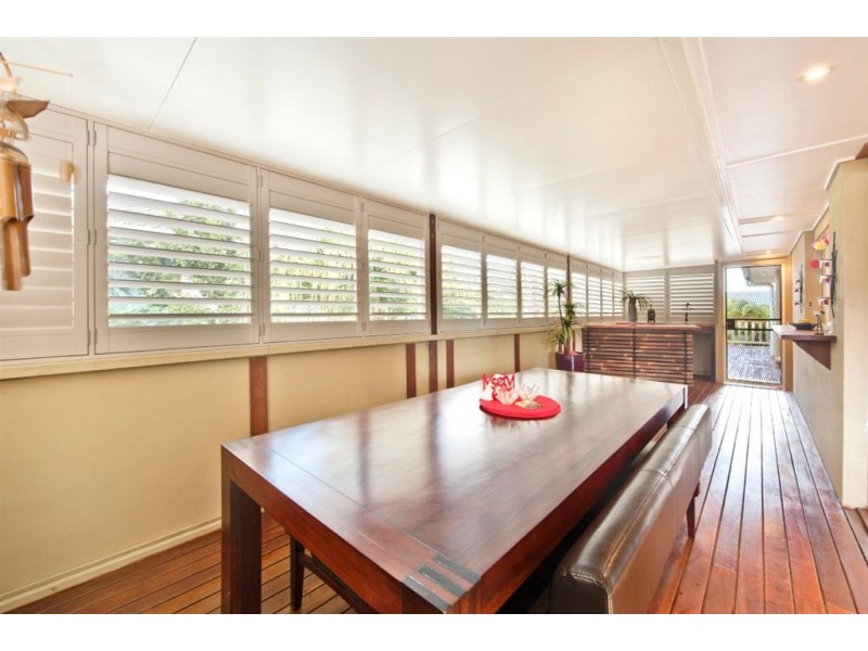 24 Killowill Avenue, Paradise Point QLD 4216