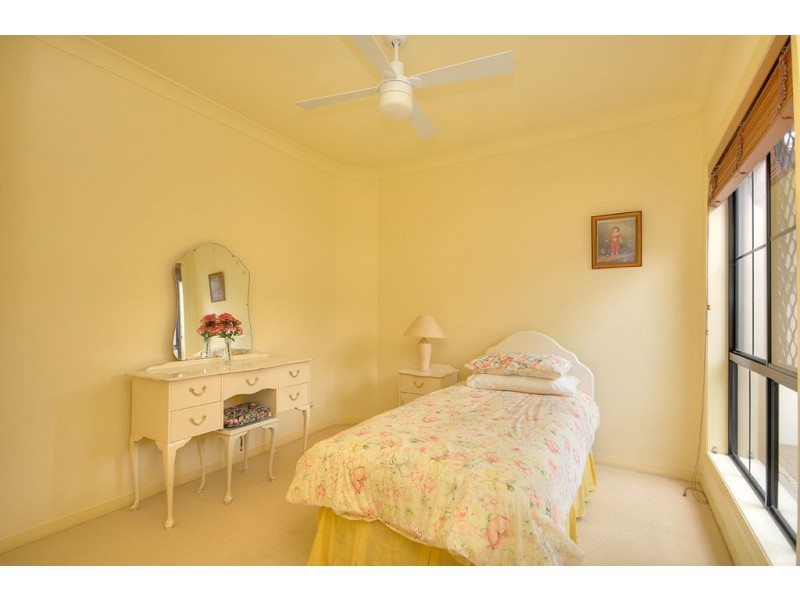 174 Dunlin Drive, Burleigh Waters QLD 4220