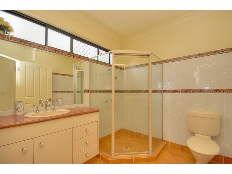 174 Dunlin Drive, Burleigh Waters QLD 4220