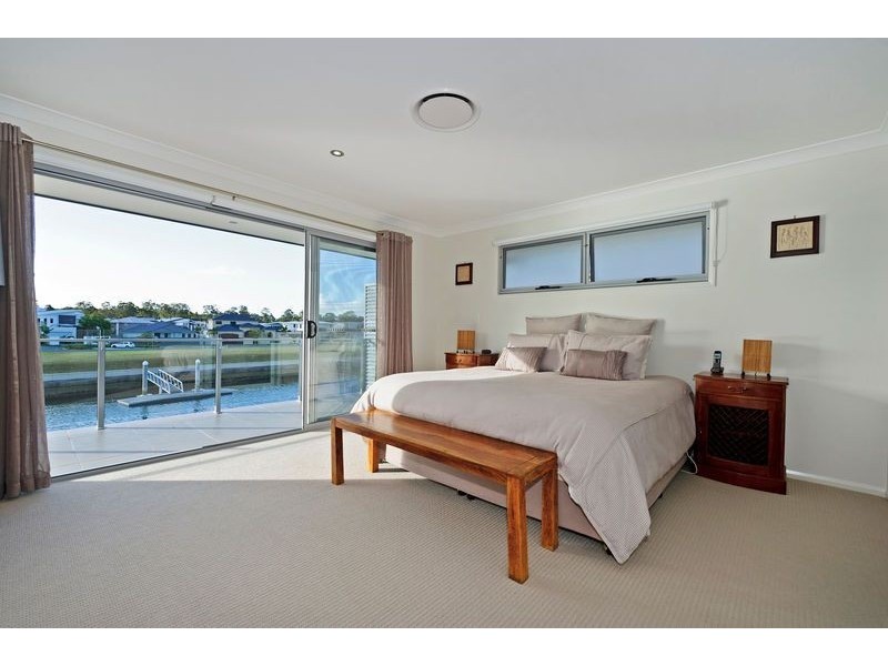 31 South Quay Drive, Biggera Waters QLD 4216