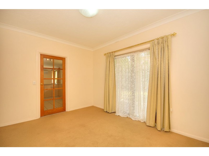 19 Chartwell Drive, Benowa QLD 4217