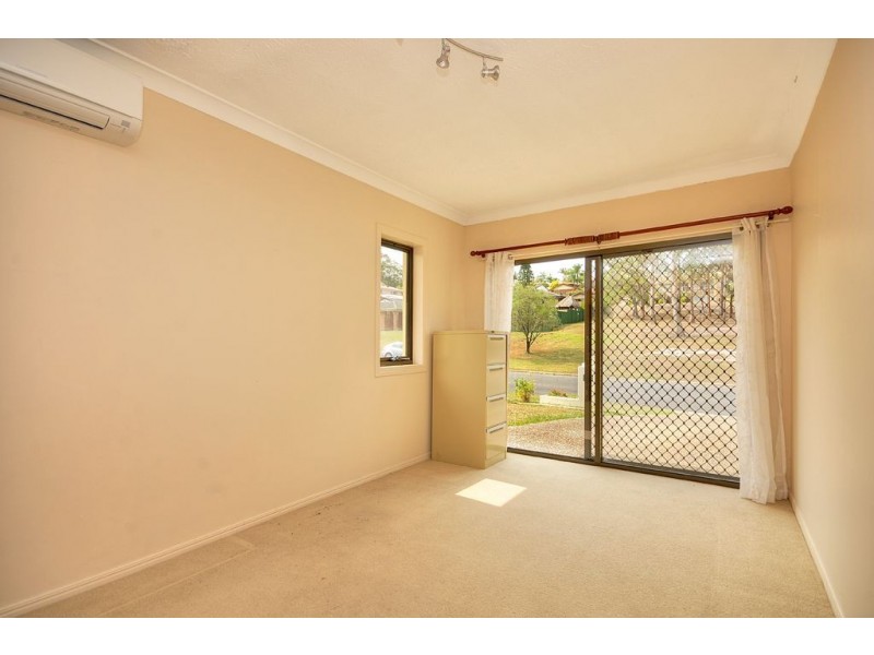 19 Chartwell Drive, Benowa QLD 4217