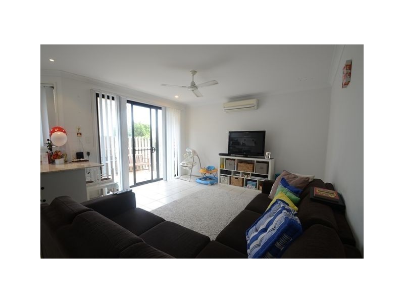 2/2 Montville Court, Varsity Lakes QLD 4227