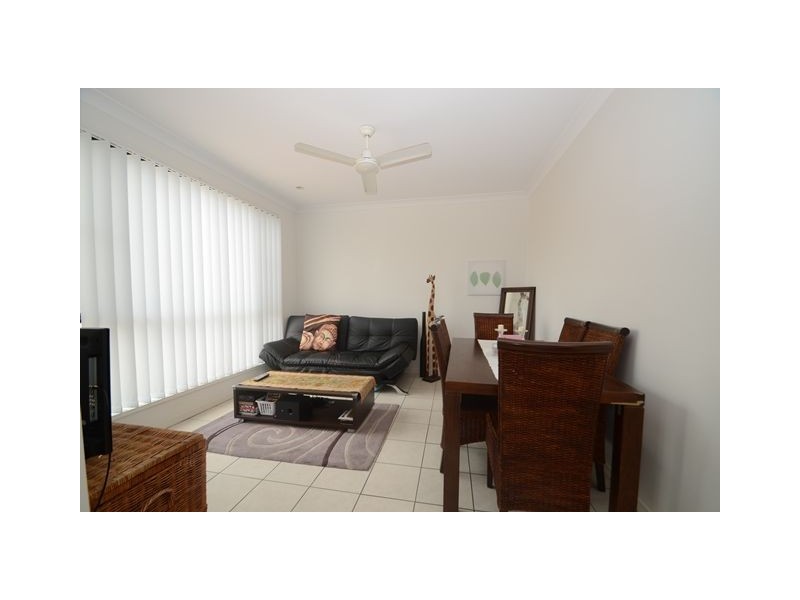 2/2 Montville Court, Varsity Lakes QLD 4227