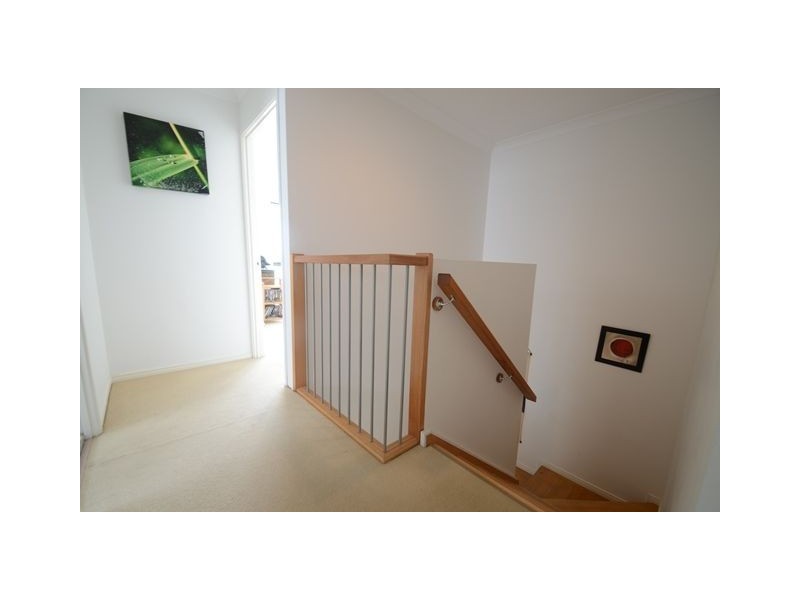 2/2 Montville Court, Varsity Lakes QLD 4227