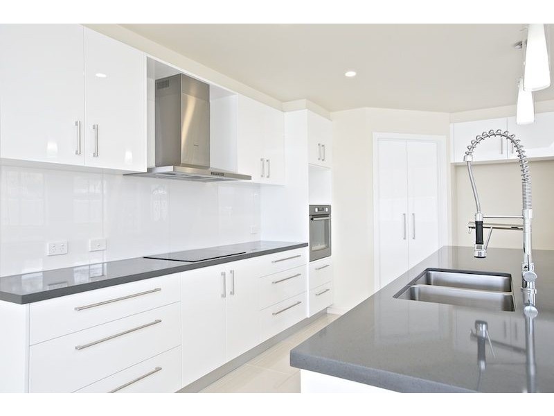 1/107 Bayview Street, Runaway Bay QLD 4216