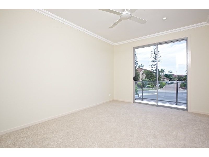 1/107 Bayview Street, Runaway Bay QLD 4216