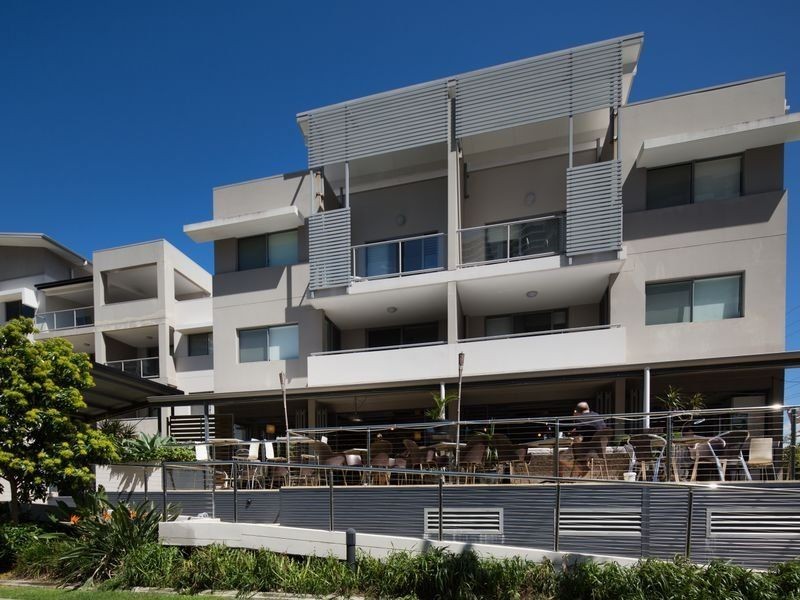 18/12-18 Bayview Street, Runaway Bay QLD 4216