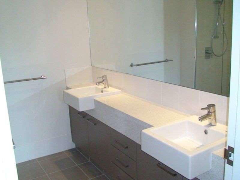 18/12-18 Bayview Street, Runaway Bay QLD 4216