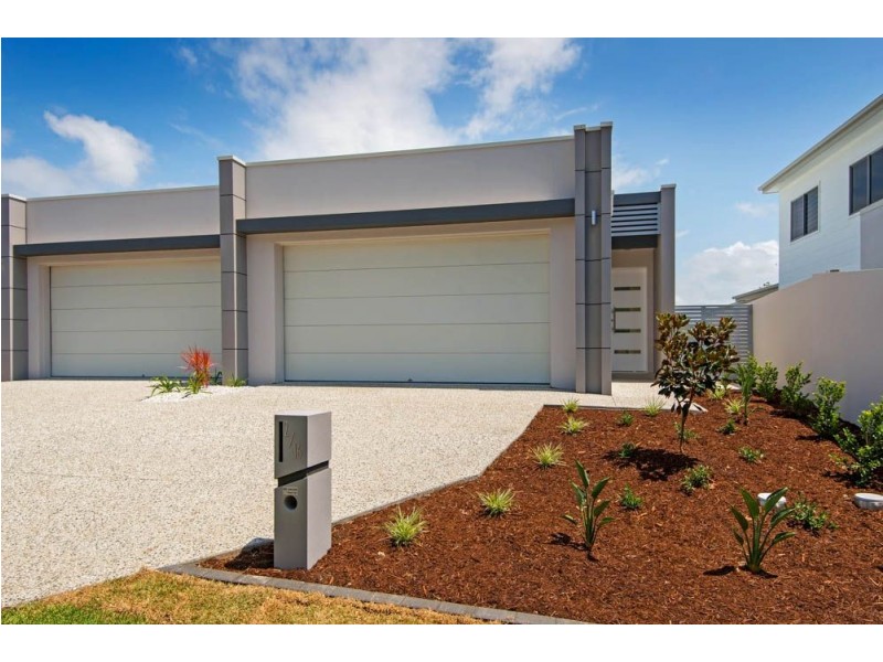 2/16 Compass Drive, Biggera Waters QLD 4216