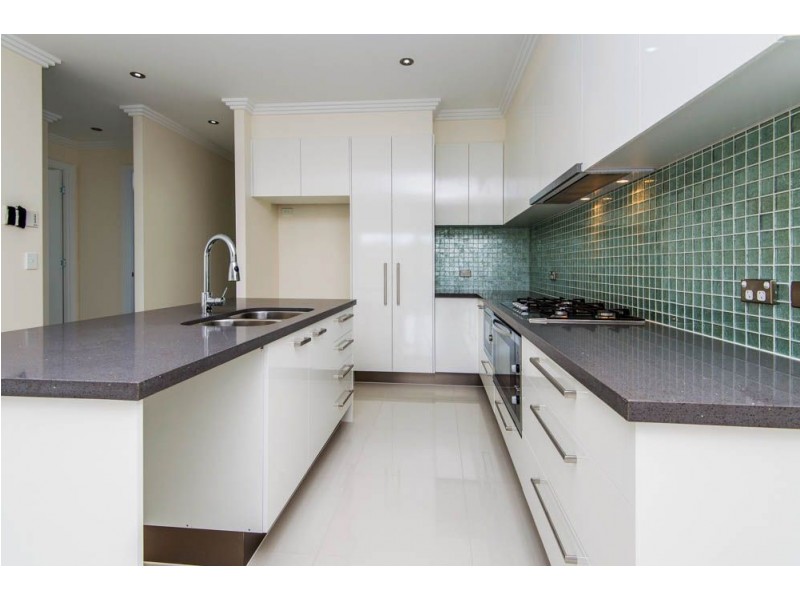 2/16 Compass Drive, Biggera Waters QLD 4216