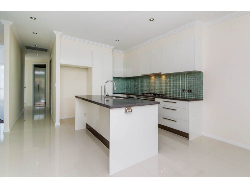2/16 Compass Drive, Biggera Waters QLD 4216