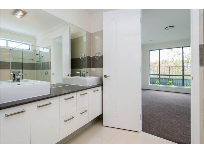 2/16 Compass Drive, Biggera Waters QLD 4216