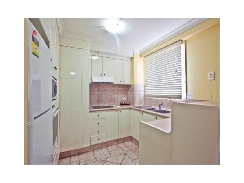 11 Elkhorn Avenue, Surfers Paradise QLD 4217