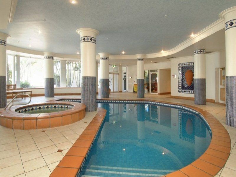 11 Elkhorn Avenue, Surfers Paradise QLD 4217