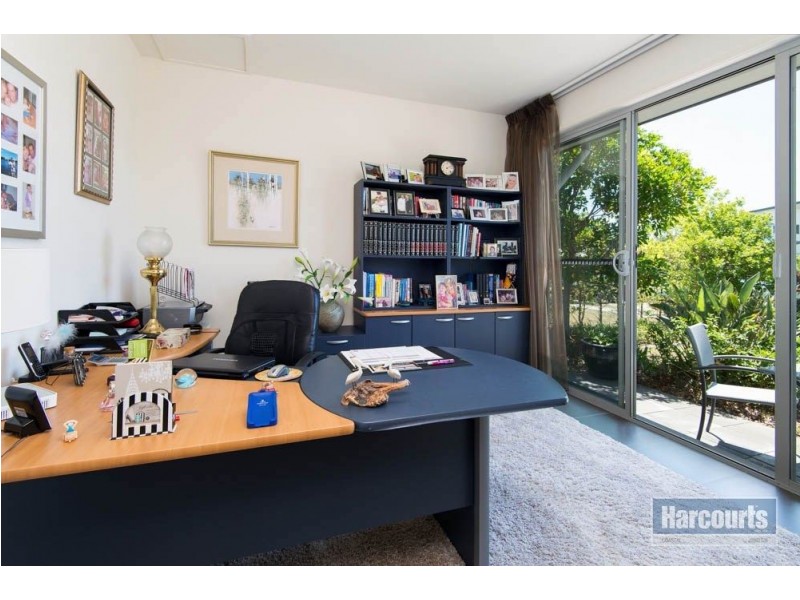 4 Osmium Lane, Hope Island QLD 4212