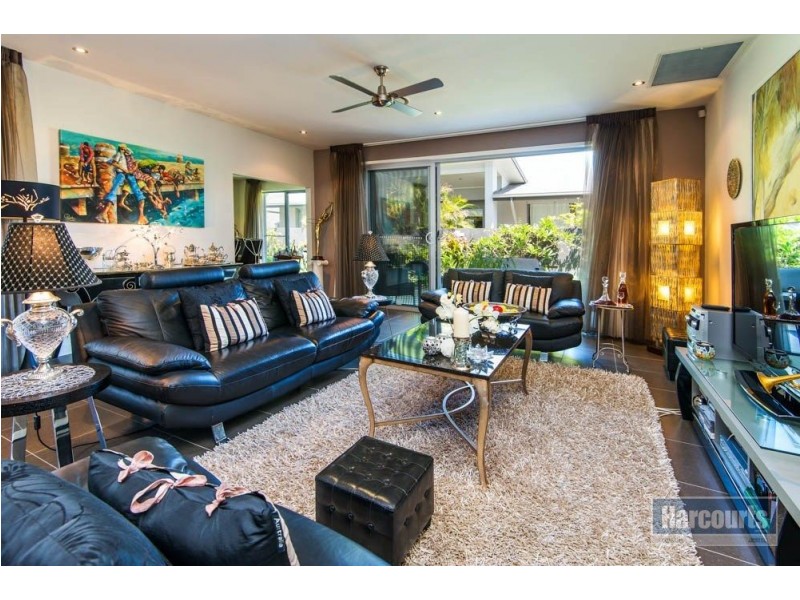 4 Osmium Lane, Hope Island QLD 4212