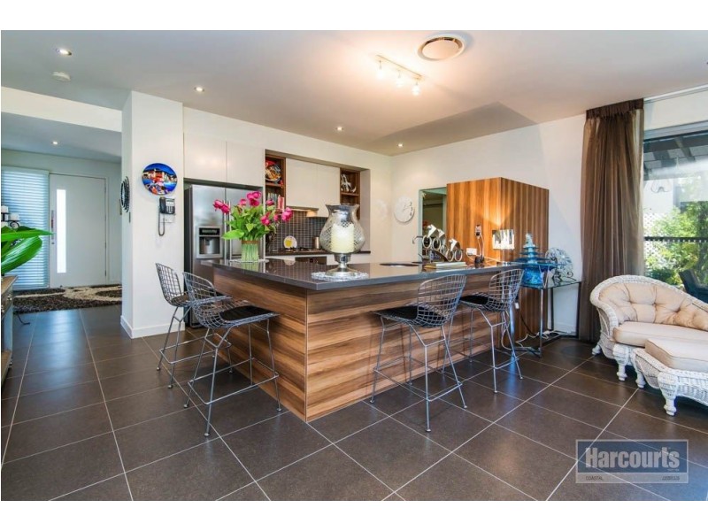 4 Osmium Lane, Hope Island QLD 4212