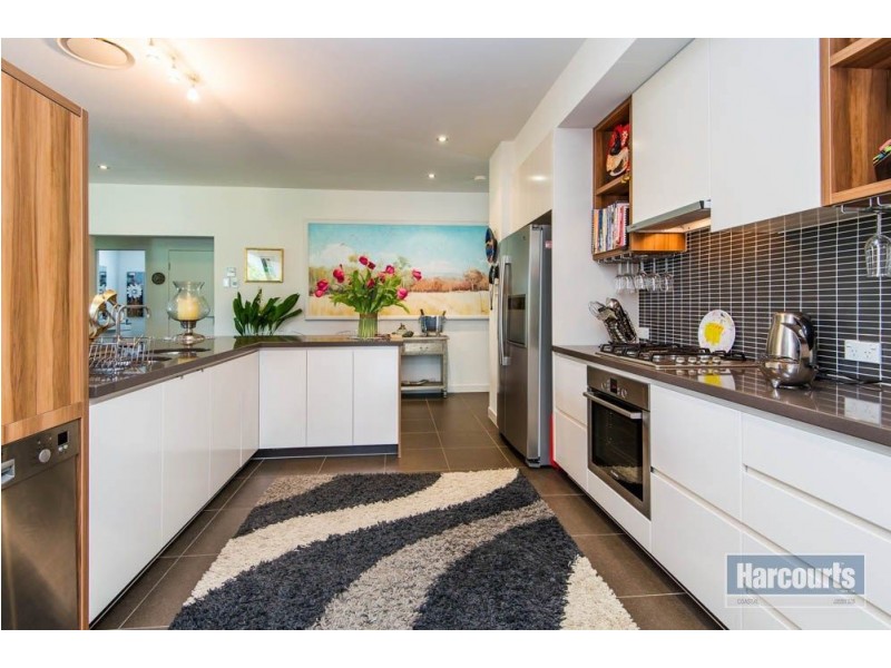 4 Osmium Lane, Hope Island QLD 4212