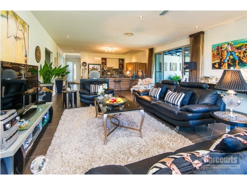 4 Osmium Lane, Hope Island QLD 4212