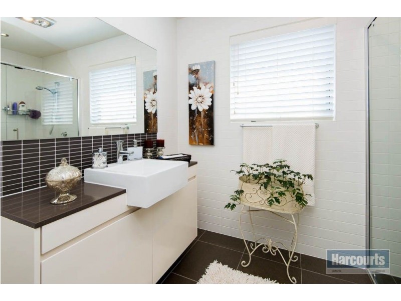 4 Osmium Lane, Hope Island QLD 4212